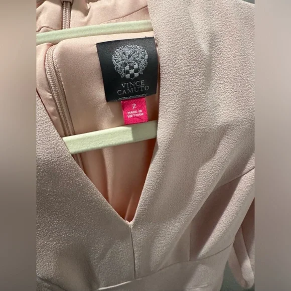 Vince Camuto dress in size 2. Super cute and snatched on the waist. - Picture 2 of 4